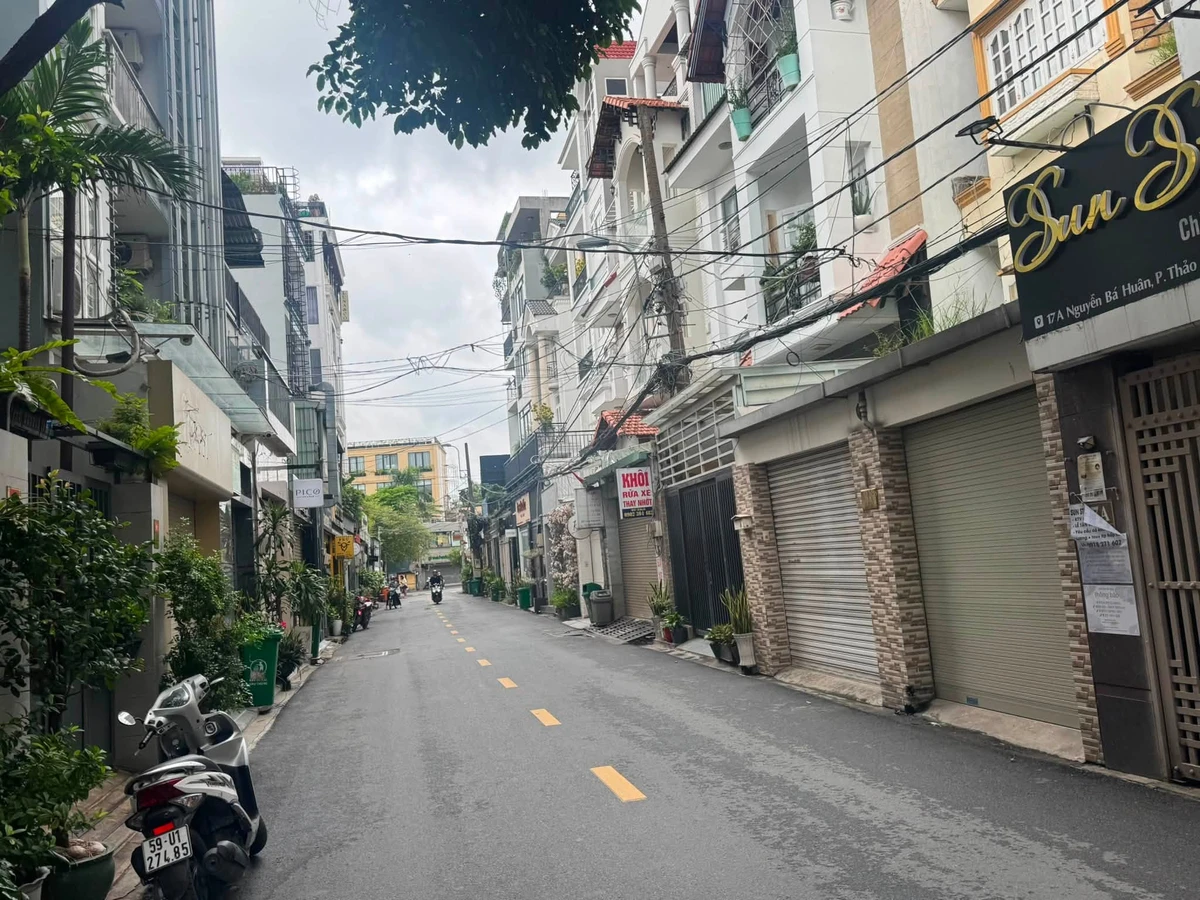 Bán biệt thự 4 tấm đường Nguyễn Bá Huân, Thảo Điền, Quận 2, 204m2, giá 37 tỷ - Ảnh thu nhỏ 2