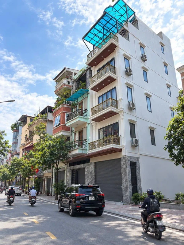 Bán nhà phố 90m² 6 tầng mặt phố Đền Lừ 24.7 tỷ Hà Nội