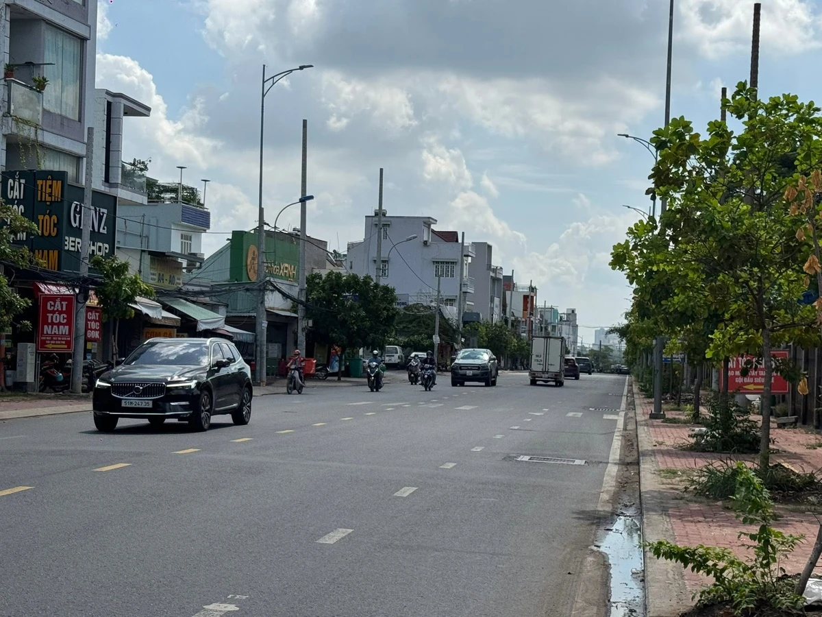 Bán nhà mặt tiền Võ Văn Ngân 203m2, Quận 7, 26 tỷ - Ảnh 1