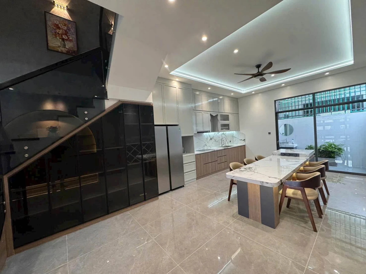 Bán nhà 3 tầng 230m² Nha Trang, giá 8,5 tỷ - Ảnh thu nhỏ 4