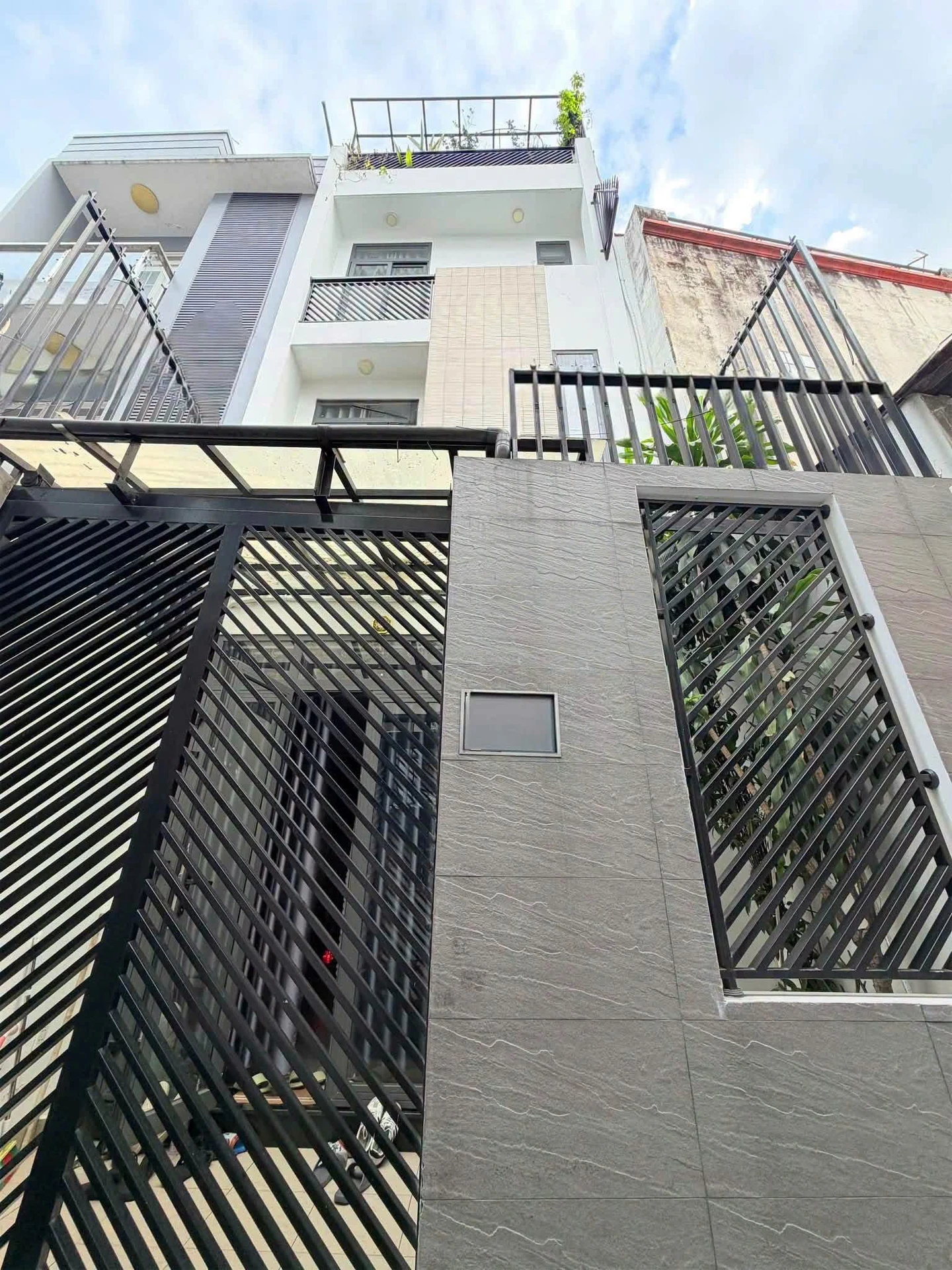 Bán nhà 4 tầng 4 phòng 52m2 Bùi Thị Xuân Quận 3 - Ảnh 1