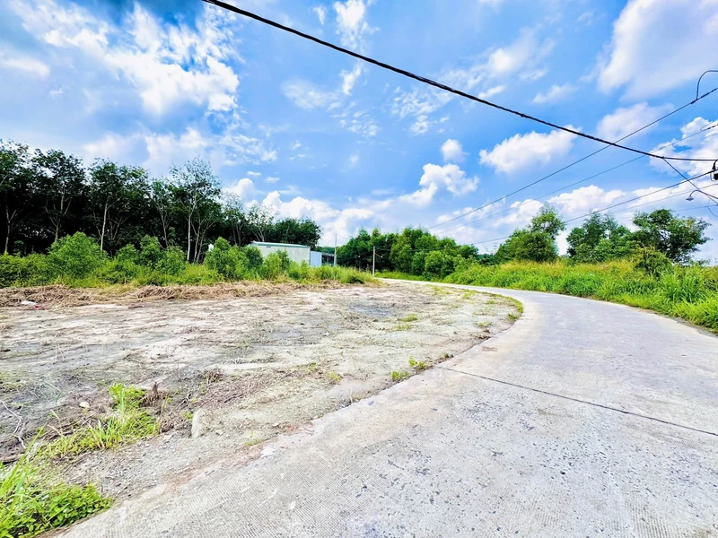 Bán đất lô góc 262m2 mặt tiền đường số 4 Minh Hưng, Chơn Thành, giá 599 triệu