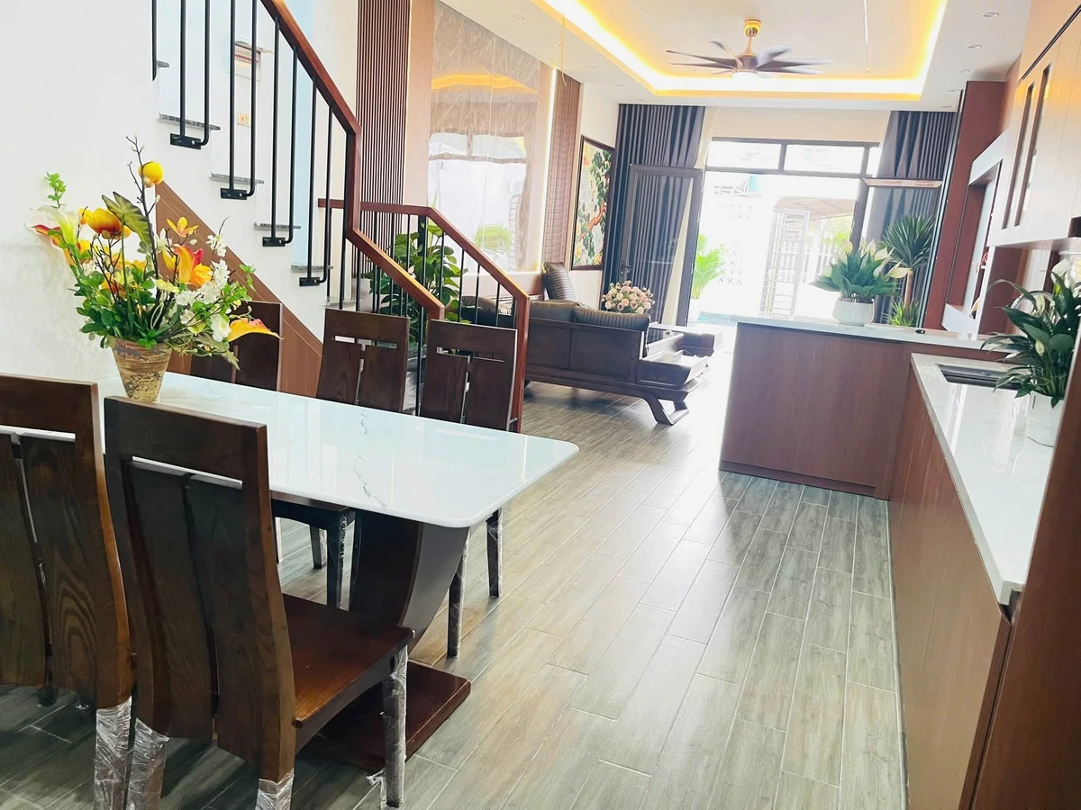 Bán nhà 2 tầng 3PN diện tích 147m2 Vân Phú - Ảnh 1