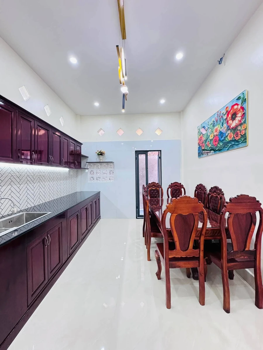 Bán nhà mặt tiền 18 Huỳnh Tịnh Của, Vĩnh Thanh Vân, Rạch Giá, 1 trệt 2 lầu, 4PN - Ảnh thu nhỏ 5