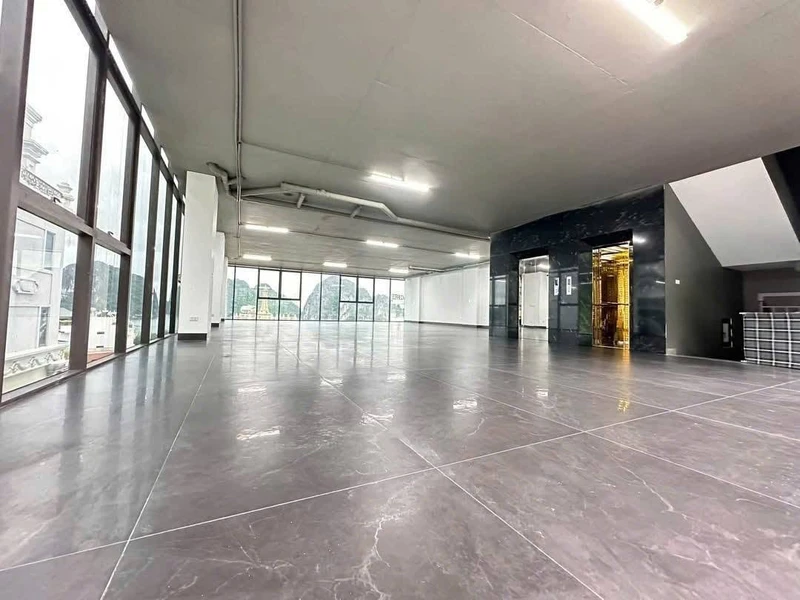 Cho thuê sàn 230m² trung tâm Hạ Long 15 triệu/tháng