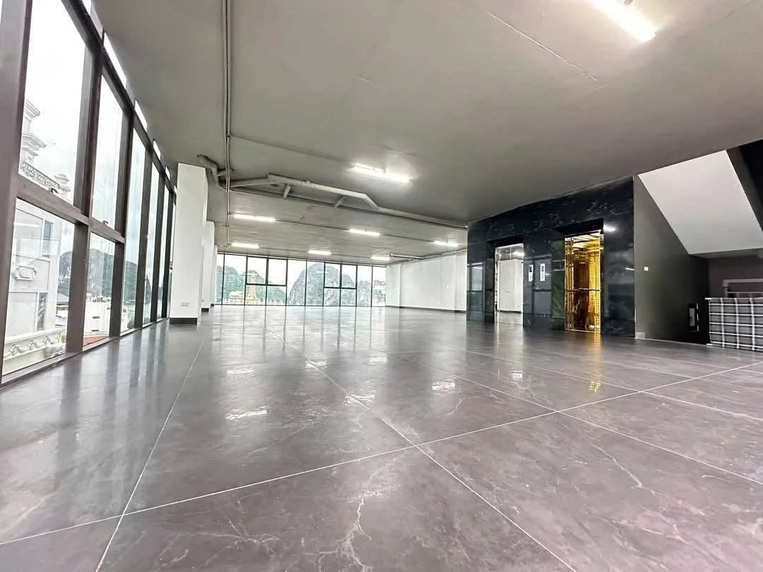 Cho thuê sàn 230m² trung tâm Hạ Long 15 triệu/tháng - Ảnh 1