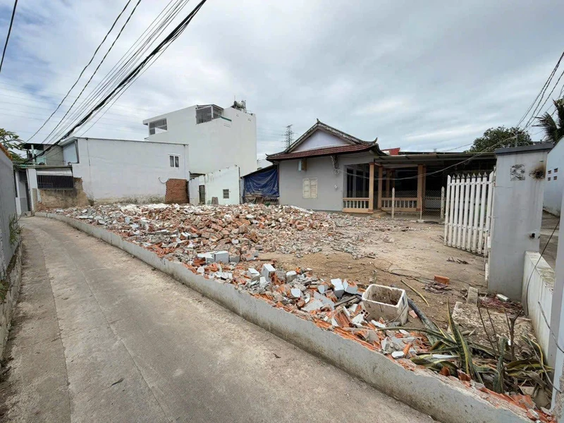 Bán đất hẻm 60m² gần chợ Vĩnh Thái, Nam Nha Trang