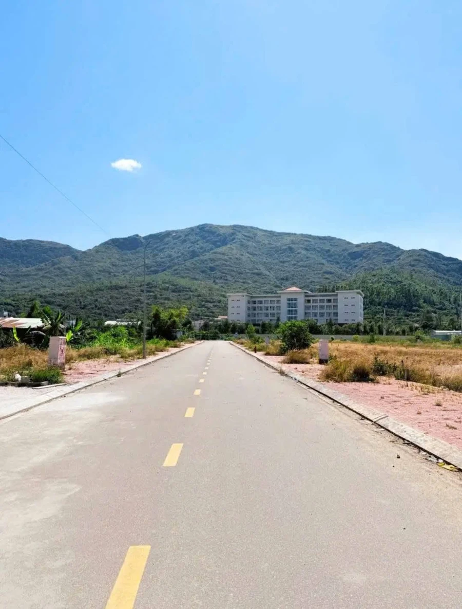 Bán nhà 3 mê 74m2 khu TĐC Nhơn Phú cách biển 3km Quy Nhơn - Ảnh thu nhỏ 2