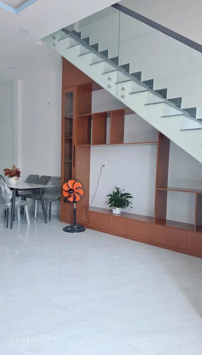 Bán nhà 1 trệt 1 lầu 5x18m, 3PN 2WC, sổ hồng hoàn công, giá 2,4 tỷ gần Hóc Môn - Ảnh thu nhỏ 4
