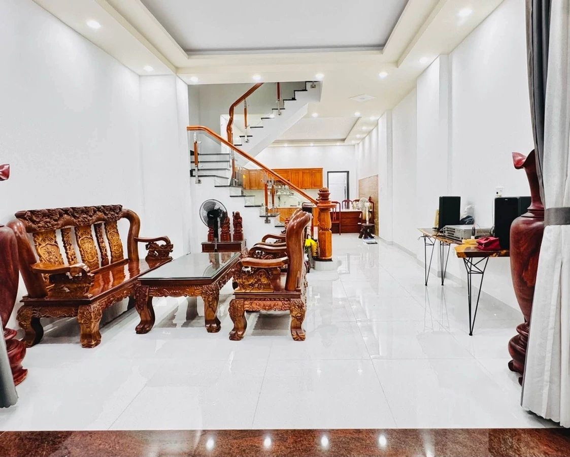 Bán nhà mặt tiền 4 tầng 110m2 gần Trương Văn Thành, Quận 9, giá 14 tỷ - Ảnh thu nhỏ 2