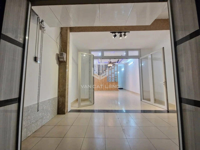Bán nhà 1 trệt 2 lầu hẻm ô tô Hoàng Hoa Thám 90m² 9,4 tỷ