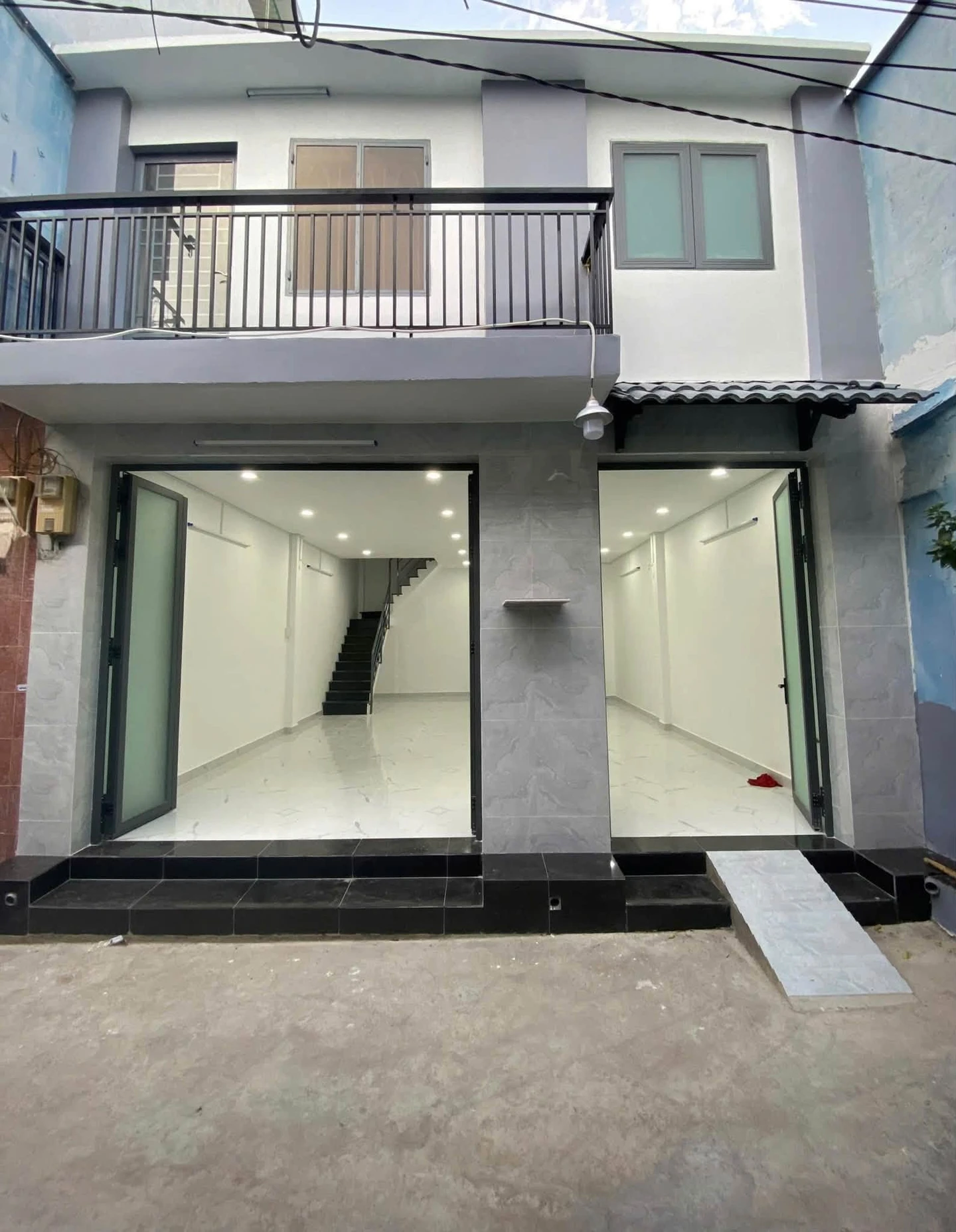 Bán nhà phố HXH 2 tầng 2PN 50m² Âu Cơ Quận 11 - Ảnh 1