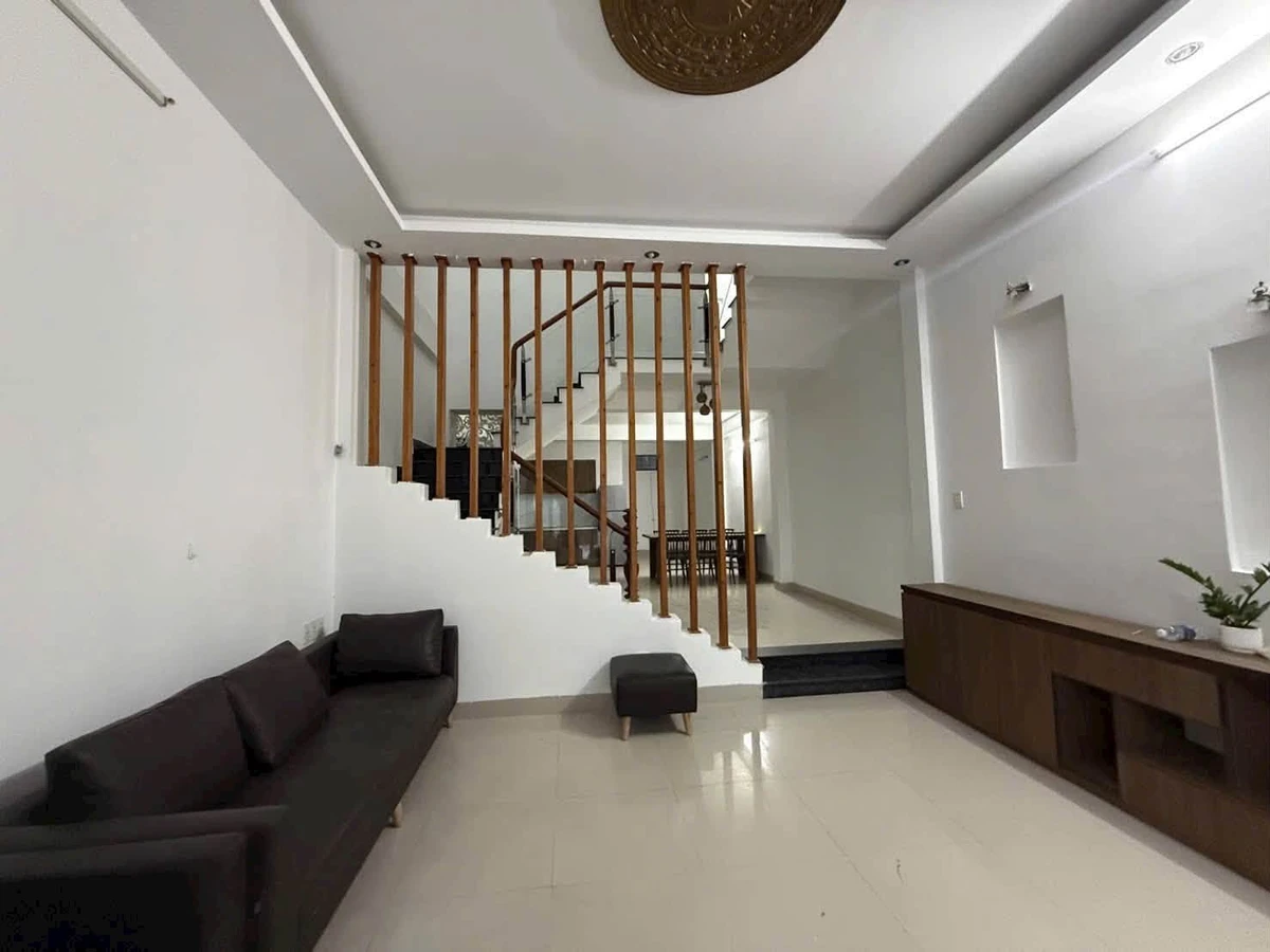 Bán nhà 3PN, 75m², mặt tiền Sơn Trà, sát biển, 9 tỷ - Ảnh thu nhỏ 3