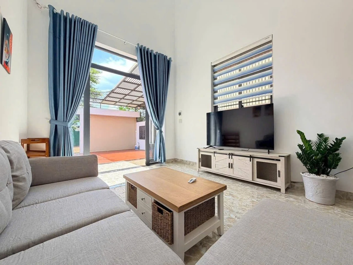 Bán nhà 1 trệt 1 lầu 150m2 full nội thất hẻm nhựa Y Wang, Ea Kao, Buôn Ma Thuột - Ảnh 1
