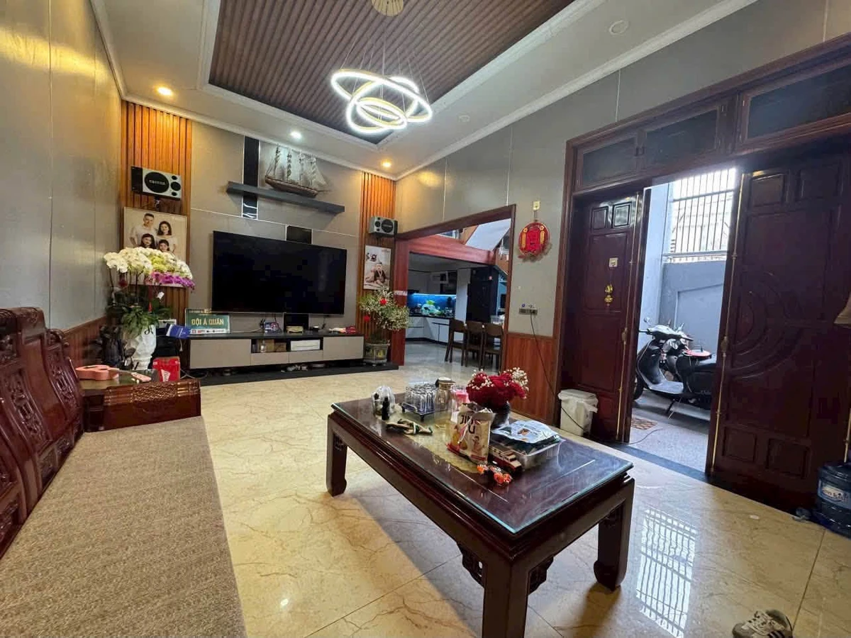 Bán nhà lô góc 4 phòng 137,5m² mặt tiền 8m Tôn Thất Tùng - Ảnh thu nhỏ 2