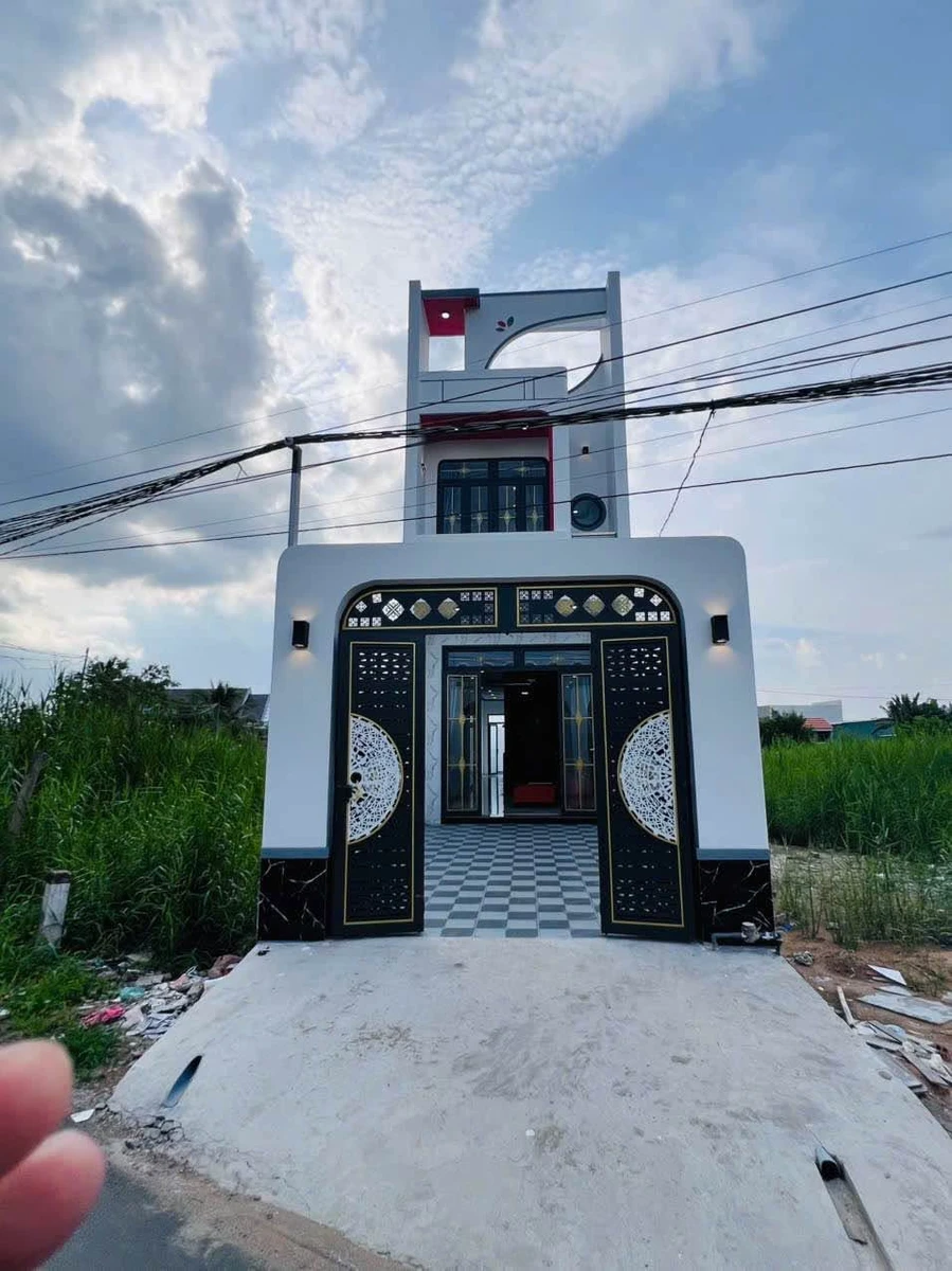 Bán nhà mặt tiền đường Lương Văn Tiên, 4x27m, 4PN, thị trấn Cần Giuộc, Tây Ninh - Ảnh thu nhỏ 2