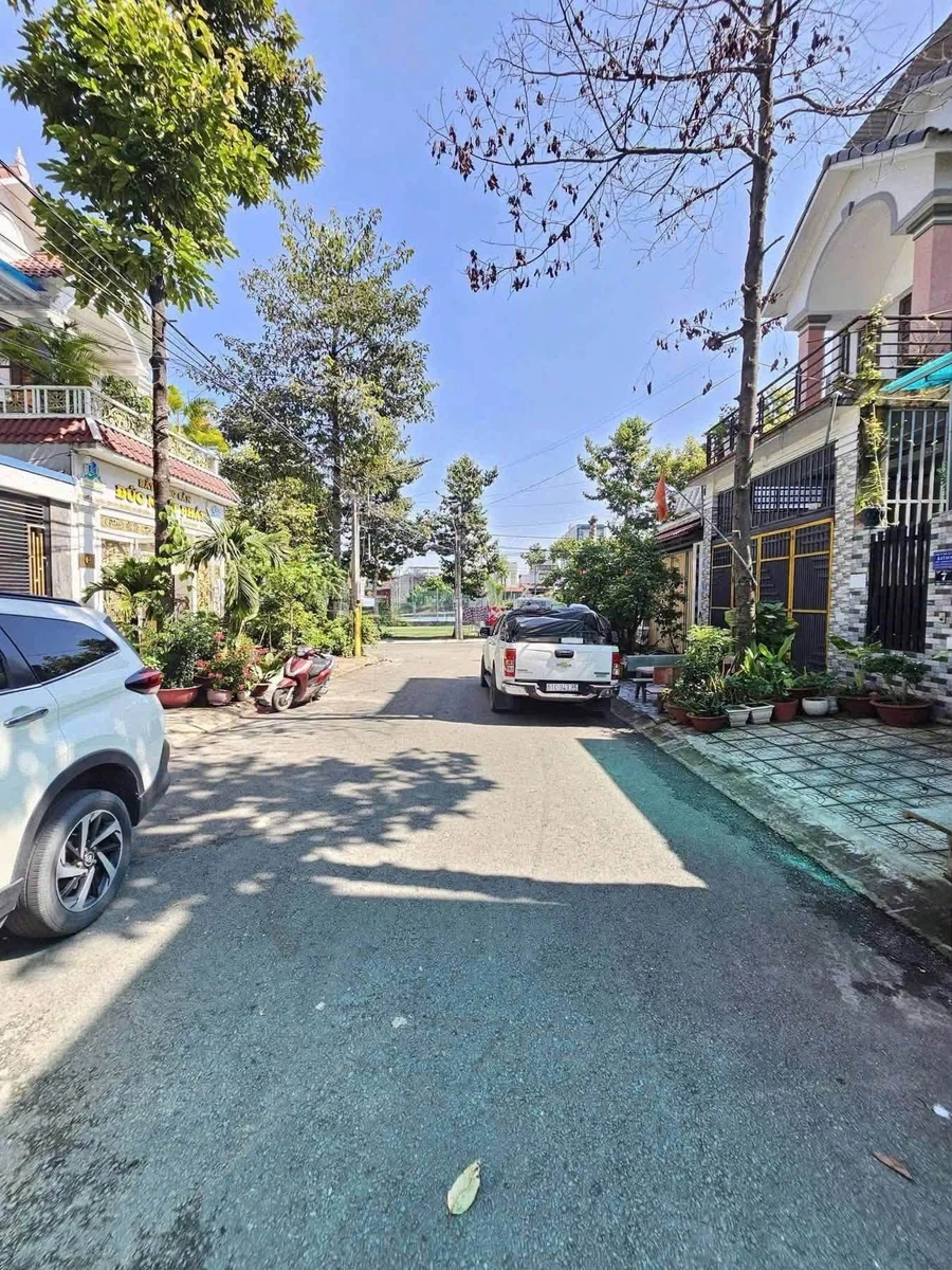 Bán nhà phố 100m² Tân Đông Hiệp, 5,2 tỷ - Ảnh thu nhỏ 4