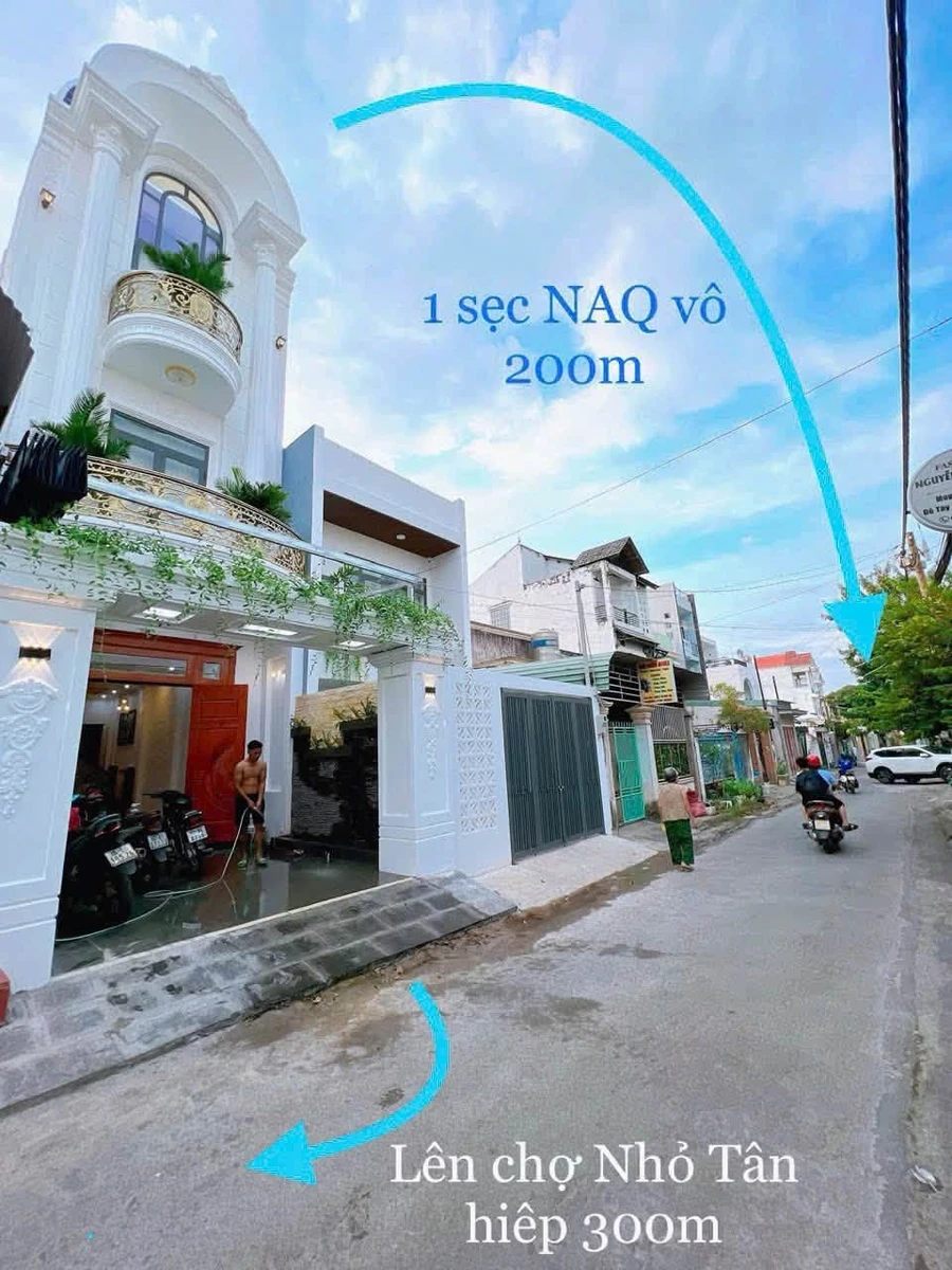 Bán nhà phố 3PN 200m² Biên Hòa 4 tỷ 900 triệu - Ảnh 1