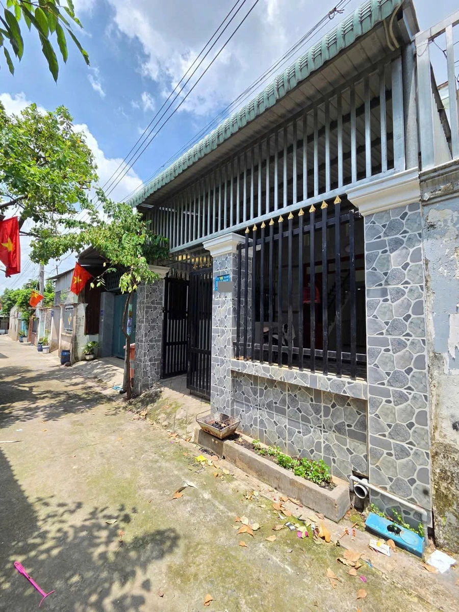 Bán nhà Dĩ An 89.4m2 gần Ngã 6 An Phú 3 tỷ 5 - Ảnh 1