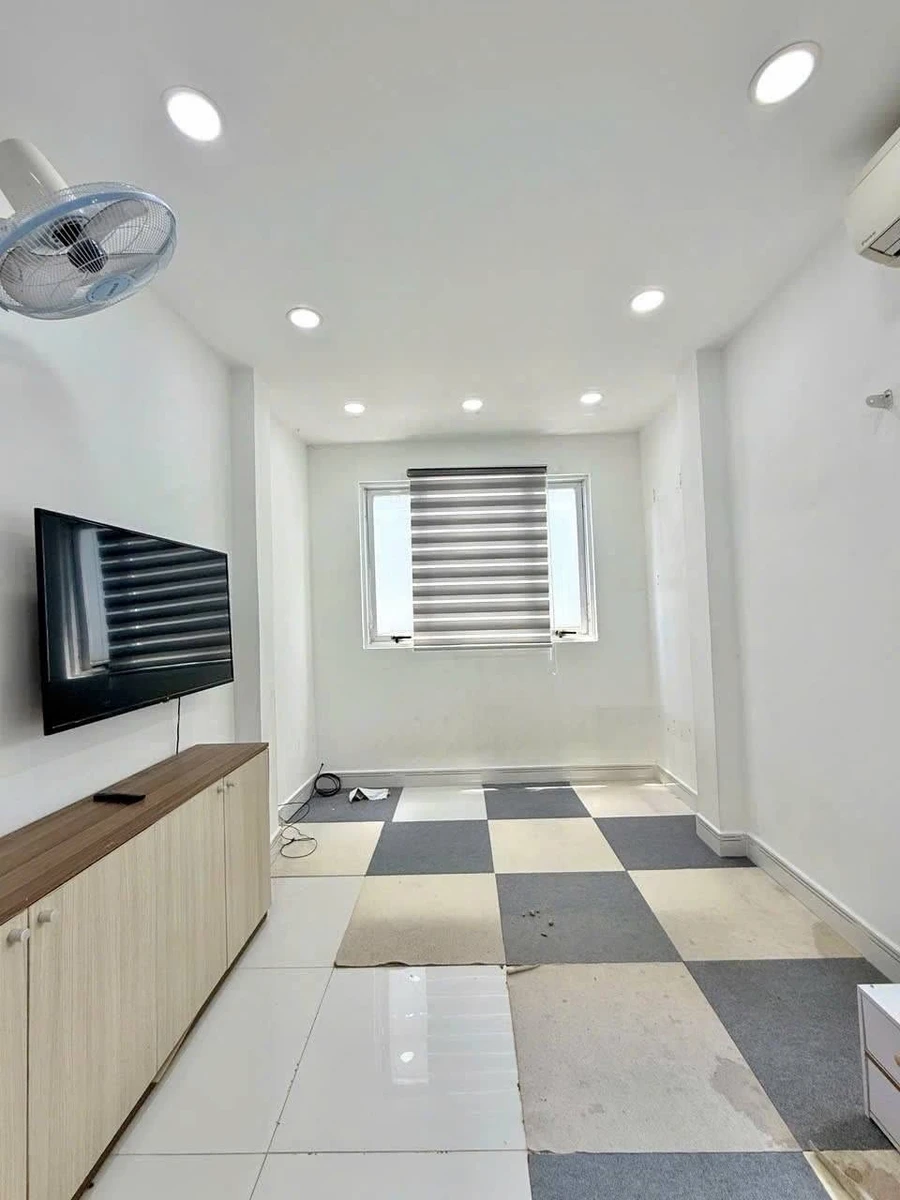 Bán nhà phố 4PN 4WC, 16m² gần chợ Bà Chiểu, Bình Thạnh, 3.6 tỷ - Ảnh thu nhỏ 5