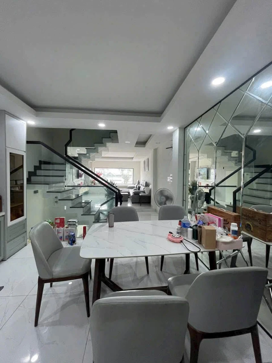 Nhà bán 4 phòng ngủ 228m² Quận 12 giá 7.6 tỷ - Ảnh thu nhỏ 3