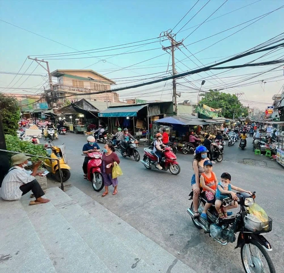 Bán nhà 1 trệt 1 lầu mặt tiền kinh doanh 62m2 Quận 12 - Ảnh 1