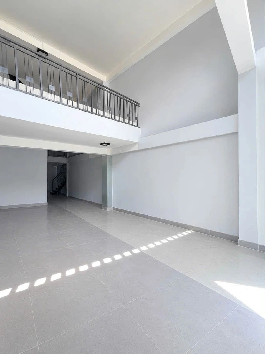 Cho thuê mặt bằng kinh doanh 52m² mặt tiền Nguyễn Khoái Quận 4 - Ảnh 1
