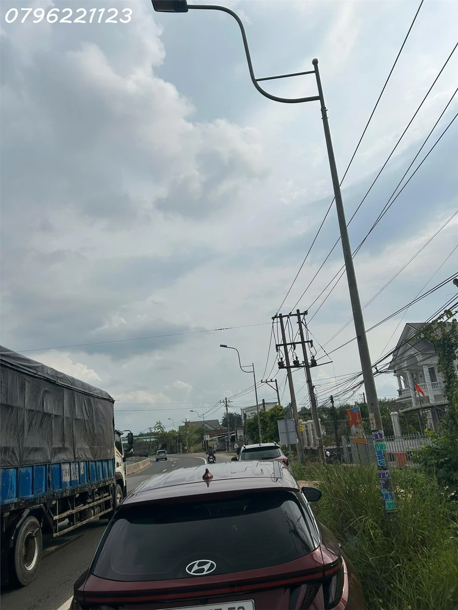 Bán đất đẹp tại Nguyễn Văn Thành, Chánh Phú Hoà, 14 tỷ VND, 600 m2, sẵn nhà ba gian có hồ - Ảnh 1