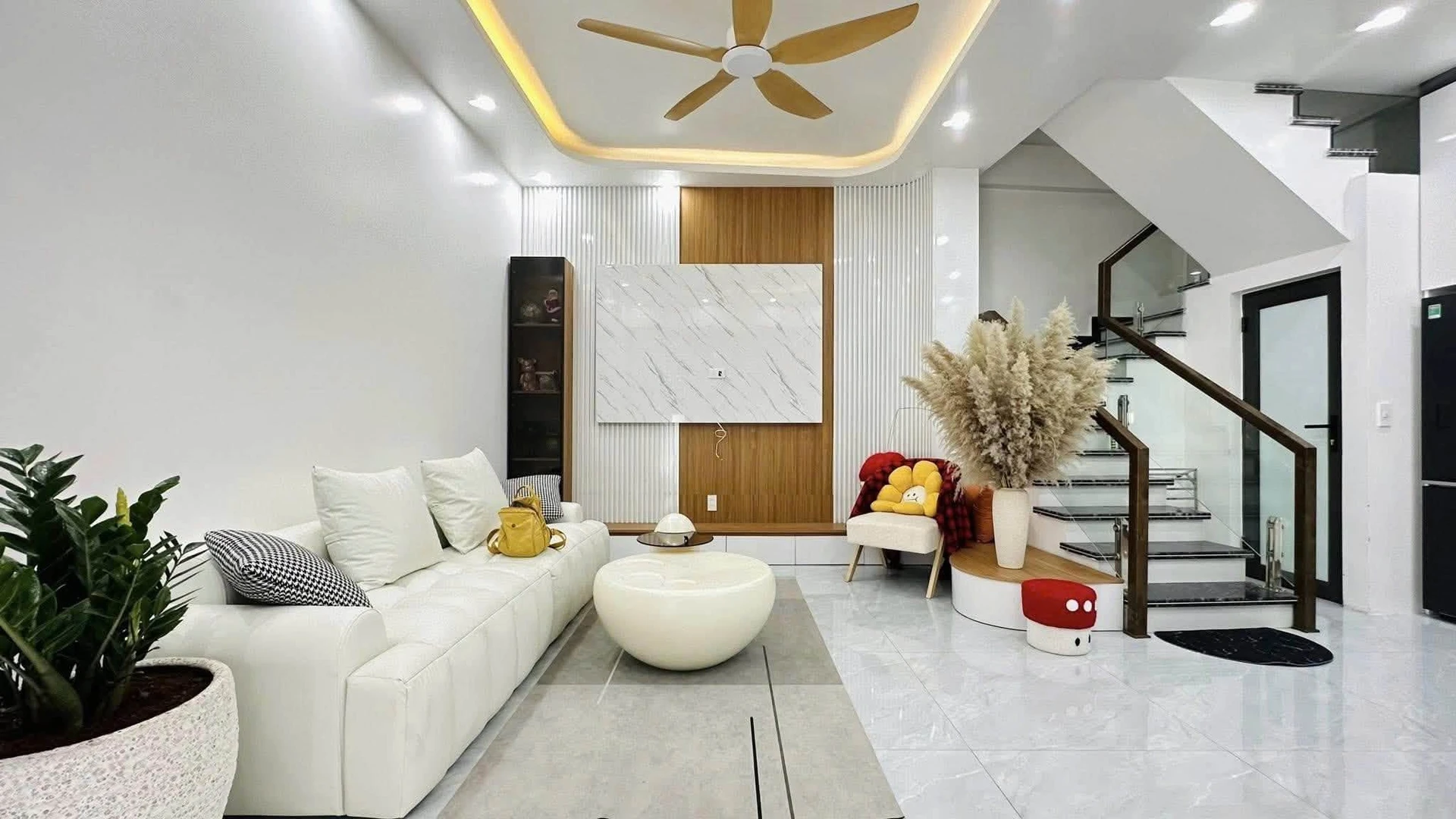 Bán nhà lô góc 45m2 x 3 tầng đường Tôn Đức Thắng, gần trường Nguyễn Bá Ngọc - Ảnh 1