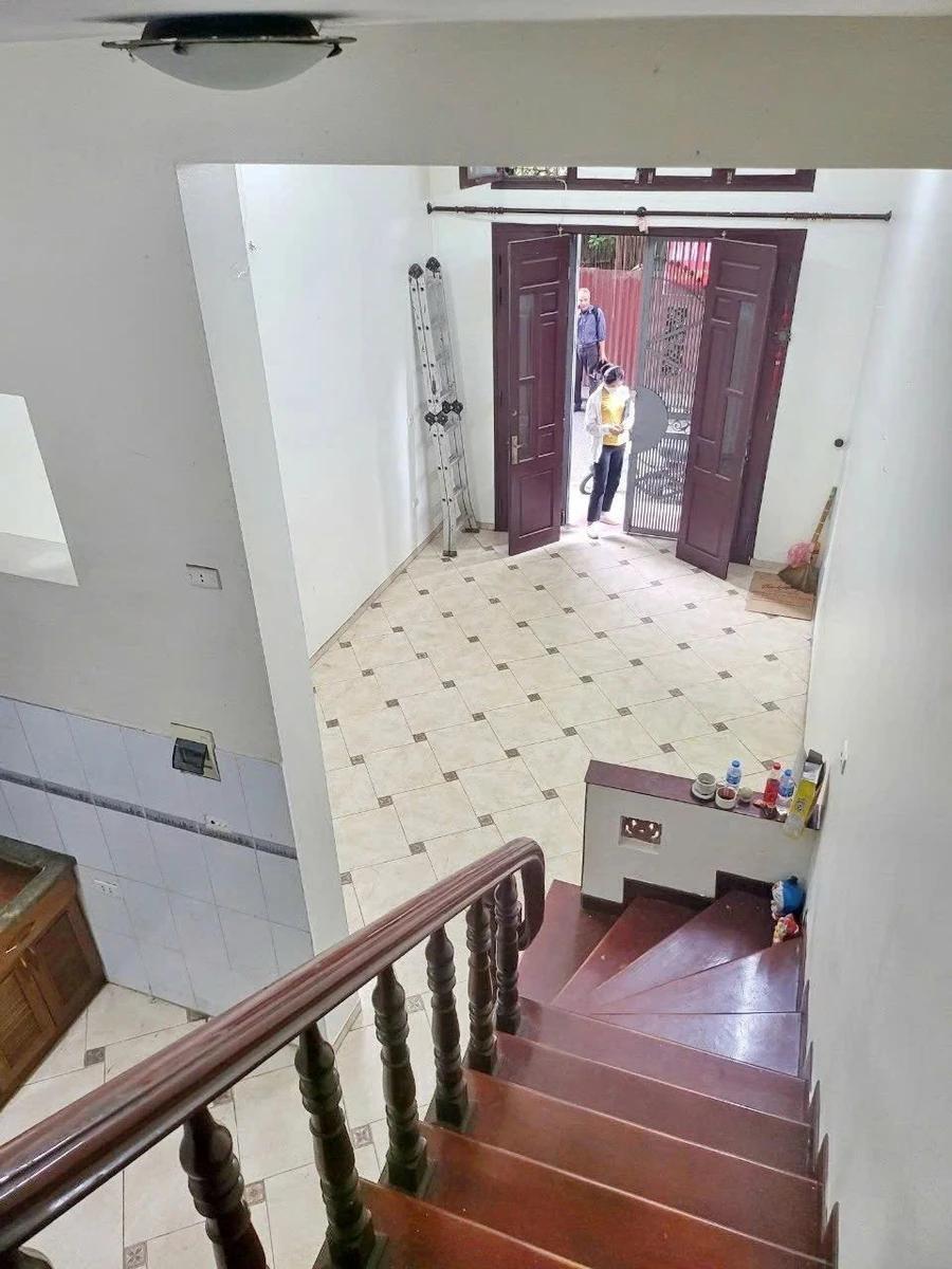 Cho thuê nguyên căn 4PN 42m² x 5 tầng Huỳnh Thúc Kháng - Ảnh thu nhỏ 2