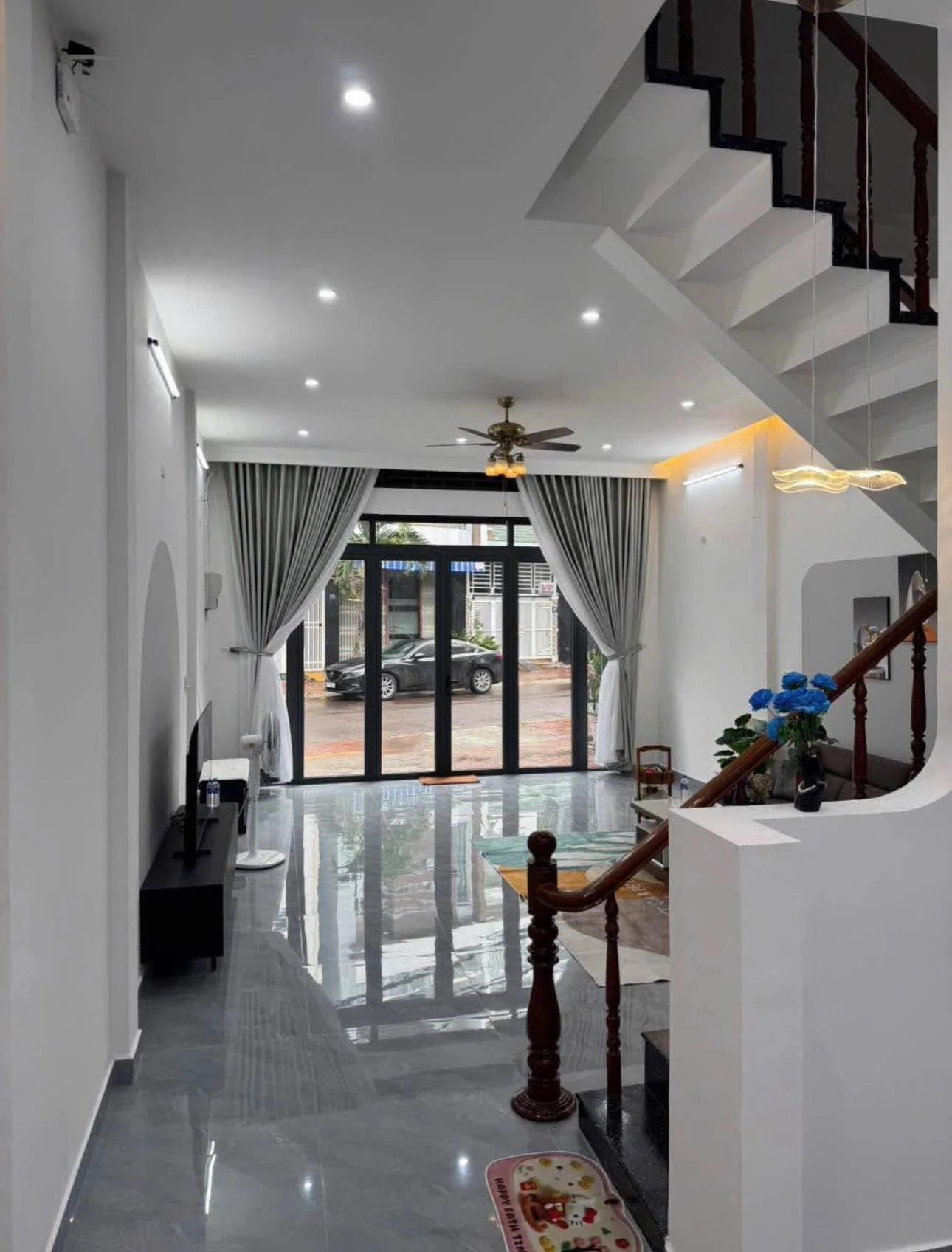 Bán nhà 3 tầng mặt tiền Nha Trang 71m2, giá 7.7 tỉ - Ảnh 1