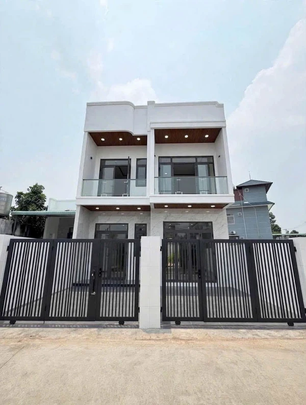 Nhà bán 1 trệt 1 lầu 3PN 60m² Định Hoà, Bình Dương