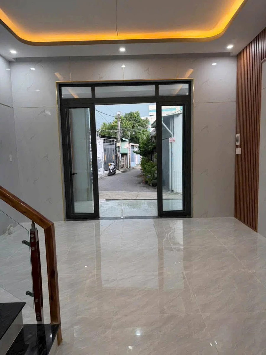 Bán nhà 1 trệt 1 lầu 60m2, 3PN, đường ô tô, phường Trấn Biên (Quang Vinh cũ), Đồng Nai - Ảnh thu nhỏ 2