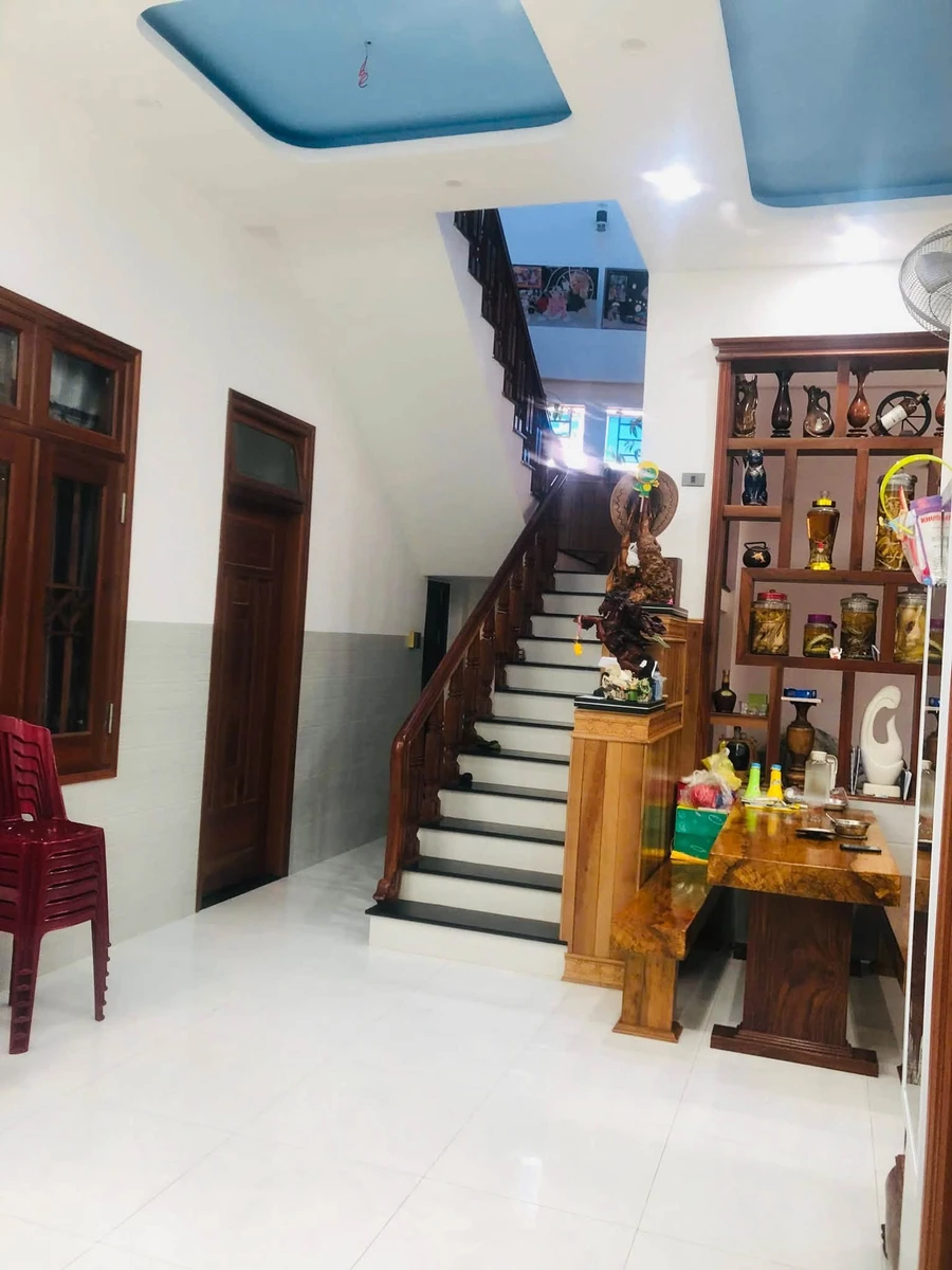 Nhà 2 tầng 4PN 162m² gần Cafe Không Gian Việt - Ảnh 1