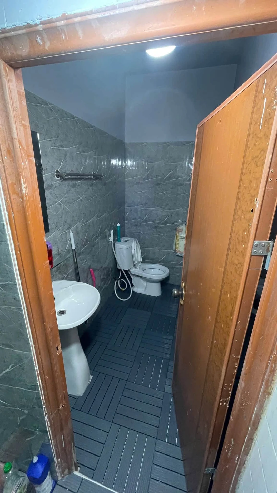 Cho thuê nhà cấp 4 gác lửng 65m² 2PN gần chợ Dĩ An - Ảnh 1