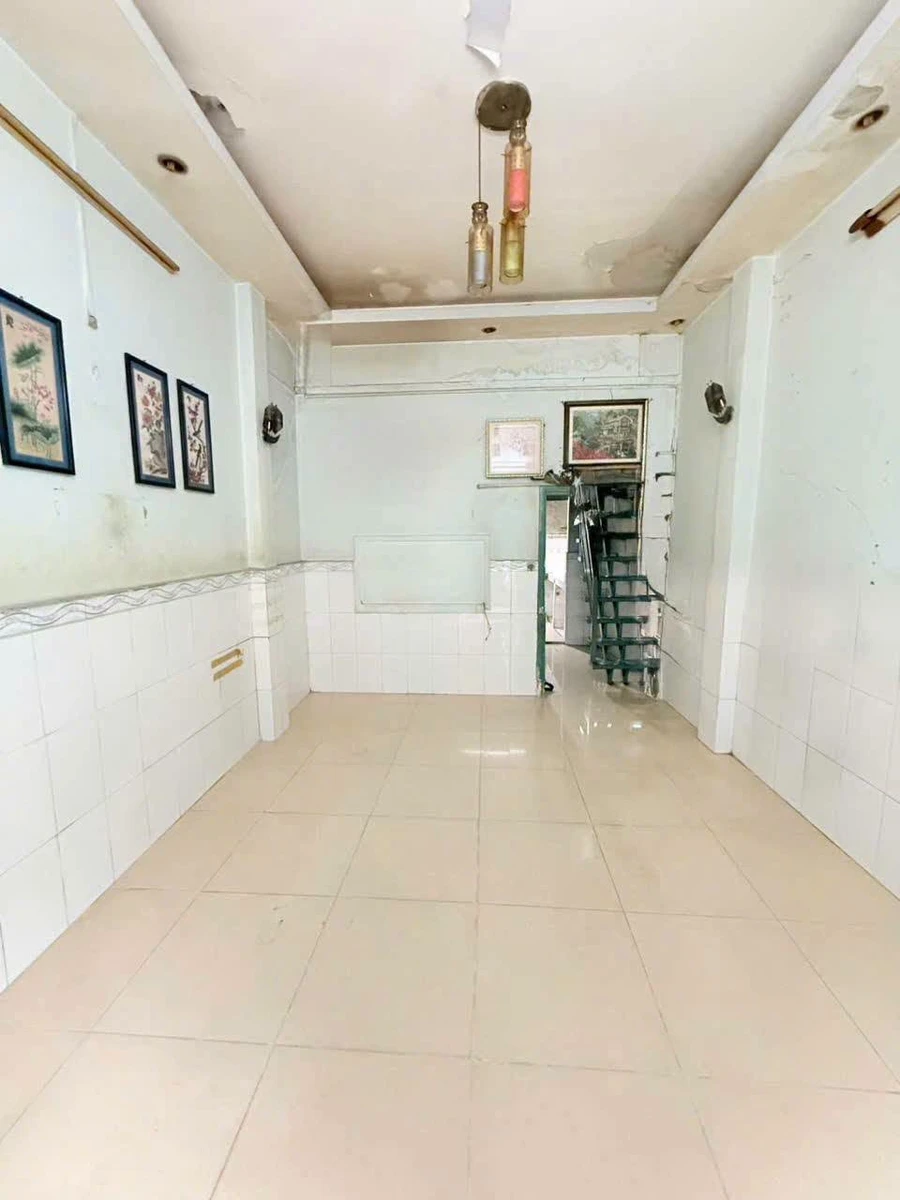 Bán nhà C4 mặt tiền Đoàn Văn Bơ Q4, 33.3m2, 3 tỷ 688 - Ảnh thu nhỏ 2