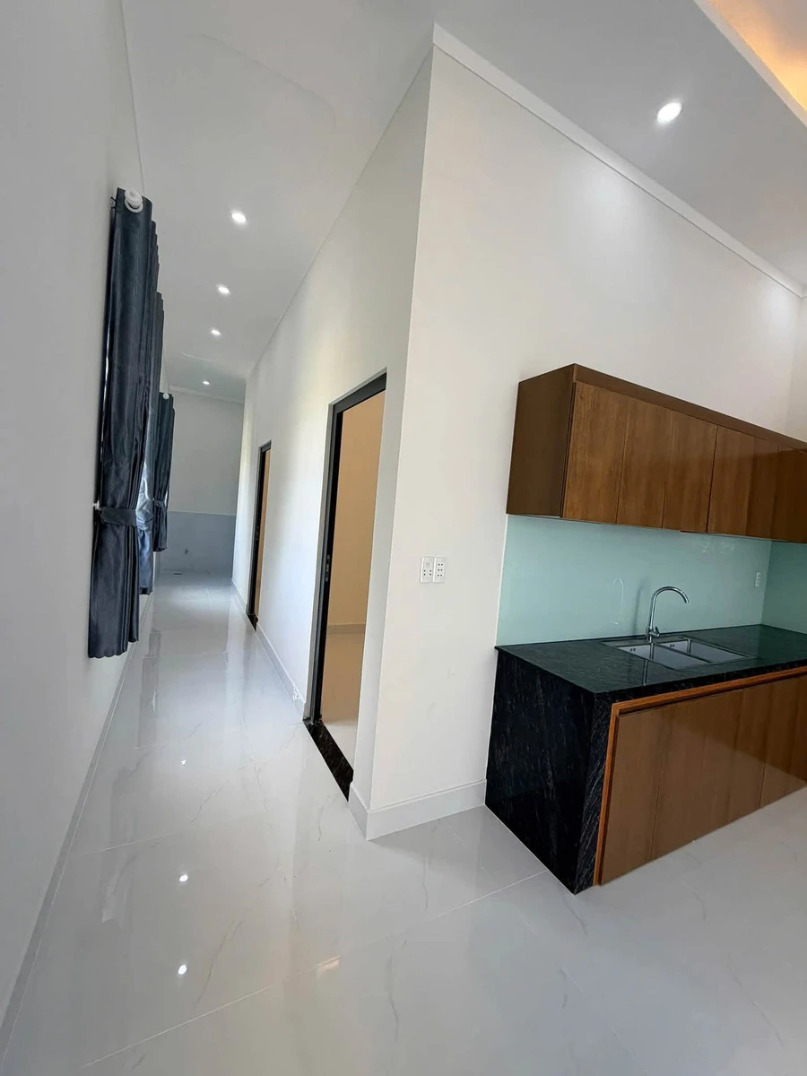 Bán nhà 2 mặt tiền 100m² sát Nguyễn Thái Học, Bình Tân - Ảnh thu nhỏ 2