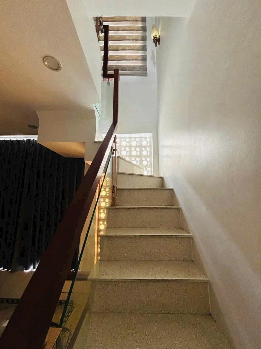 Bán nhà 1 trệt 2 lầu sân thượng hơn 90m2 nội thất cao cấp đường Võ Thị Sáu, Phan Thiết - Ảnh thu nhỏ 3