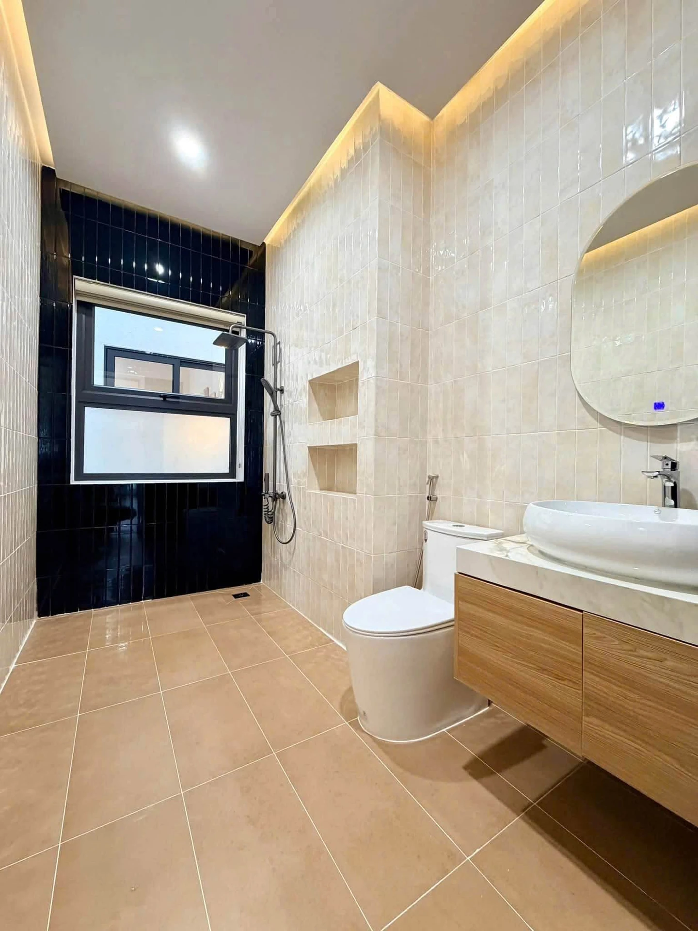 Bán nhà mặt tiền đường Xuân Diệu 1 trệt 2 lầu, 4PN, giá 8,39 tỷ, Phường Tân Lợi - Ảnh 1