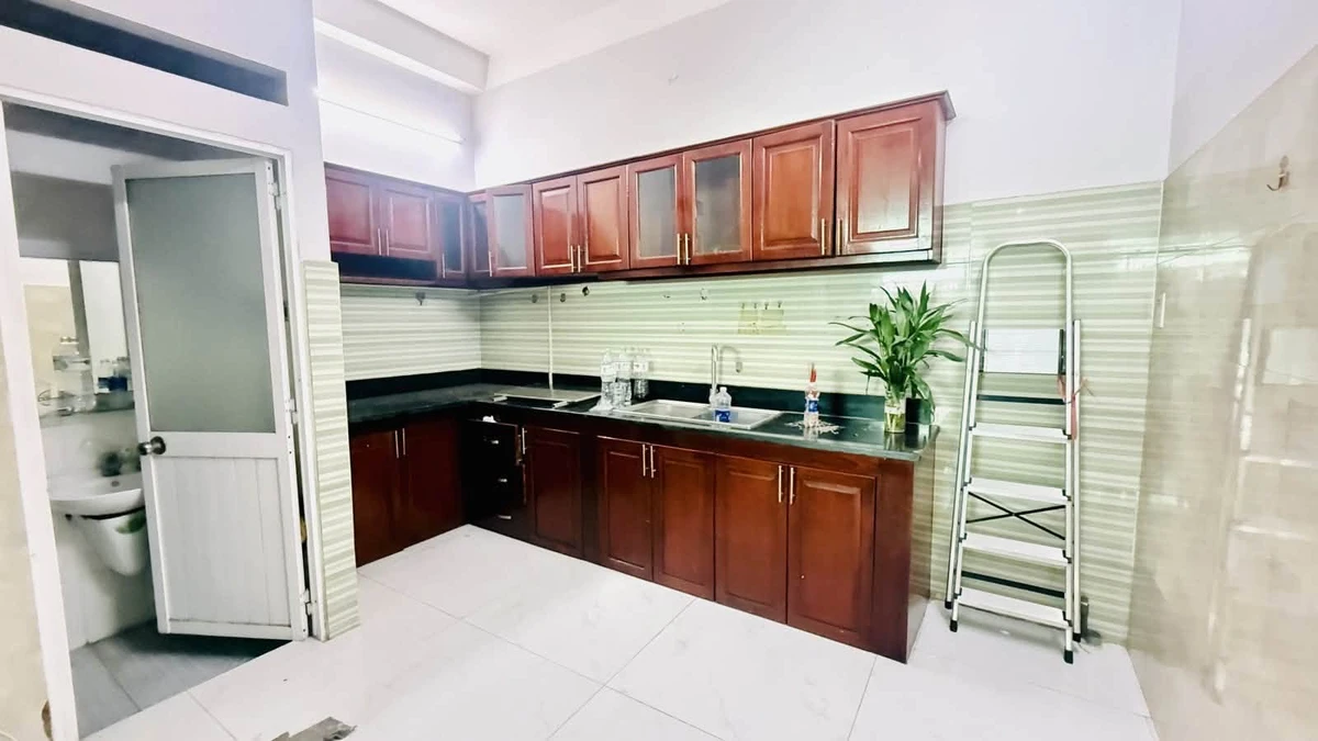 Bán nhà hẻm ô tô 4 tầng 45m2, 5 phòng ngủ, sân thượng tại Gò Vấp giá 5,6 tỷ - Ảnh thu nhỏ 4