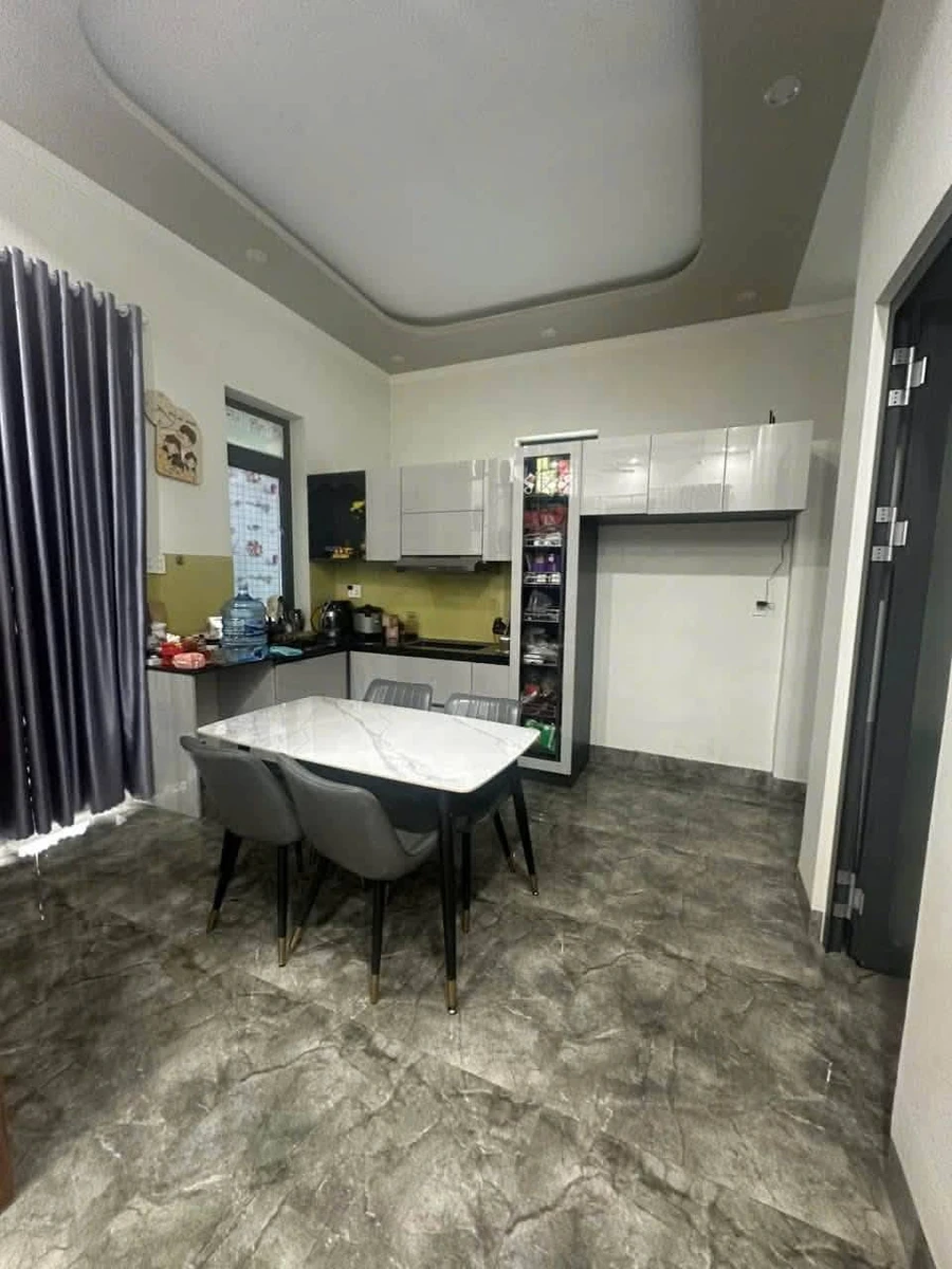 Bán nhà Đồng Khởi 3 PN, 600m², 2,2 tỷ - Ảnh thu nhỏ 2