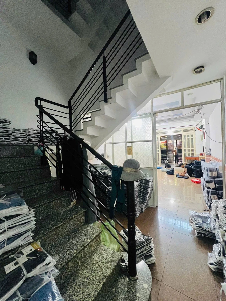 Bán nhà mặt tiền Lê Sao Tân Phú, 66m2, 4 tầng, 9,5 tỷ - Ảnh thu nhỏ 2