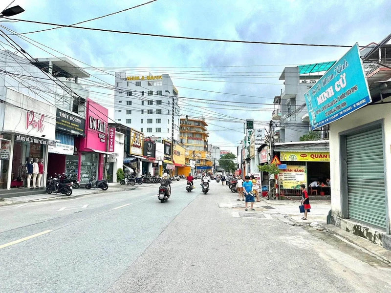 Bán nhà 3 tầng 152m2 mặt tiền Bà Triệu, Huế