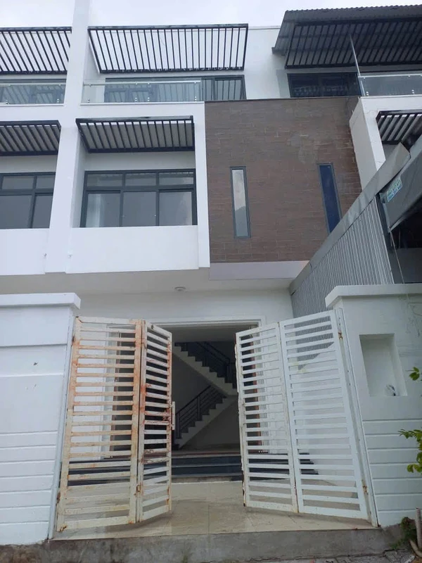 Cho thuê nhà 4 phòng ngủ KĐT Tây Bắc, Rạch Giá, 100m², 8tr/tháng