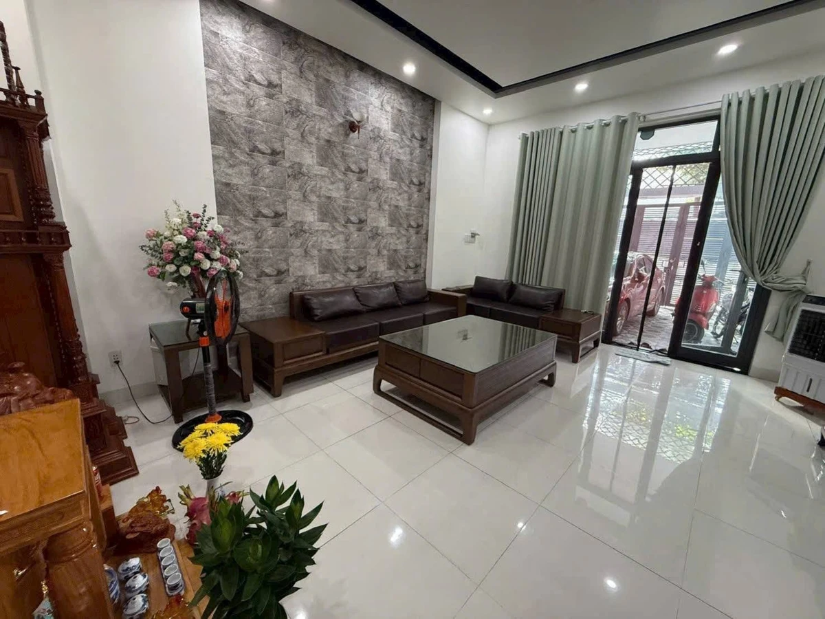 Bán nhà 3 tầng 4PN 100m² Phú Lợi Bình Chánh 6,8 tỷ - Ảnh 1