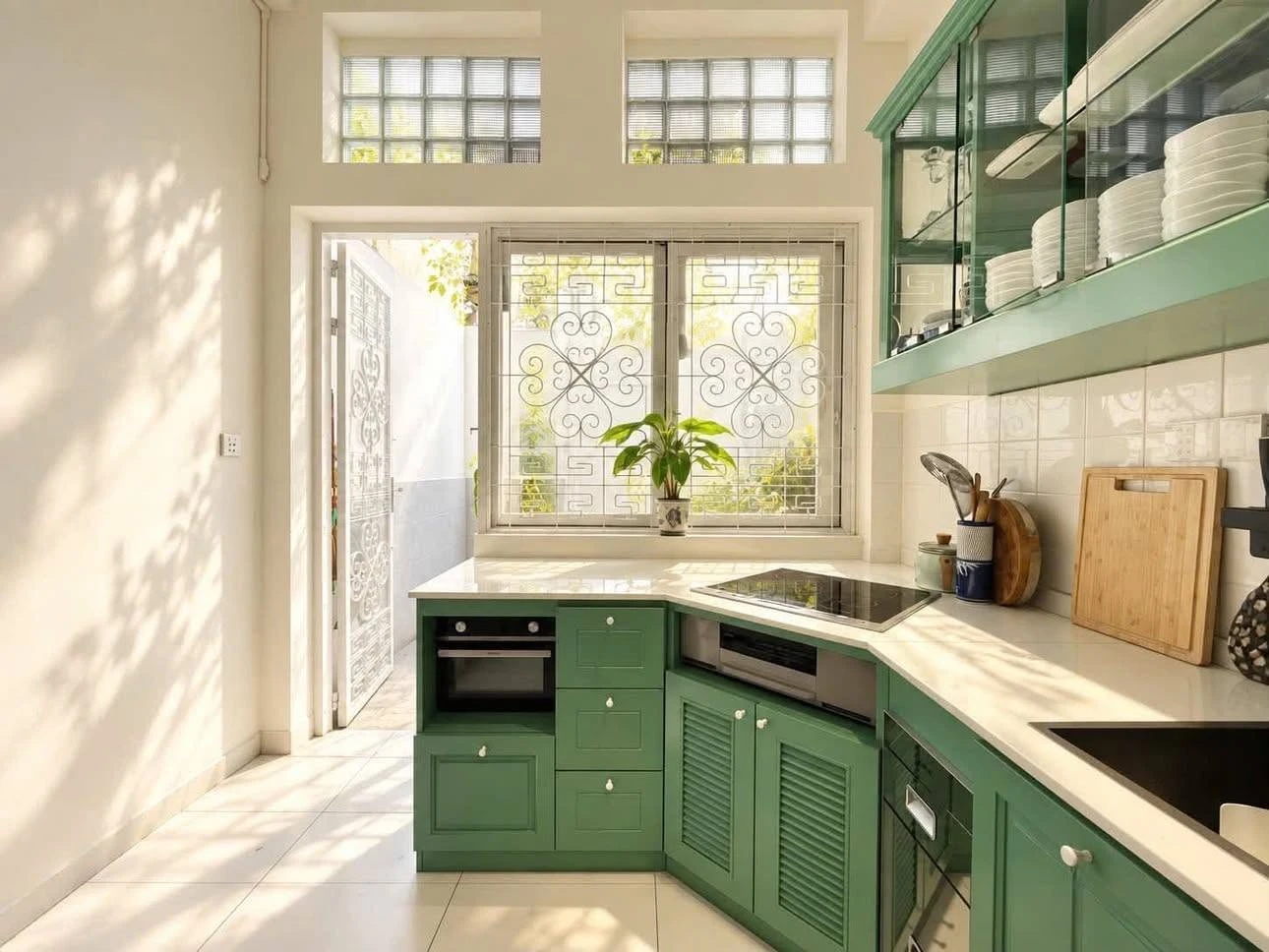 Bán nhà 4 tầng 62m2 phong cách Indochine, 4 phòng ngủ gần chợ Bà Chiểu, Bình Thạnh - Ảnh 1