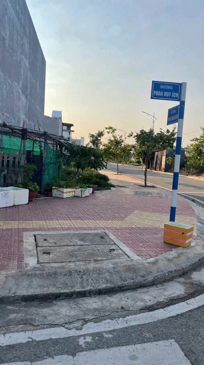Bán lô góc 2 mặt tiền 104m² Phan Đăng Lưu - Ảnh 1