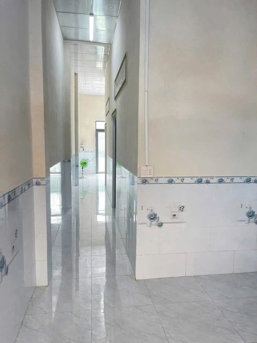 Bán nhà mới xây 5x20m, 2 phòng ngủ, đường Tỉnh lộ 7, giá 1,8 tỷ - Ảnh thu nhỏ 3