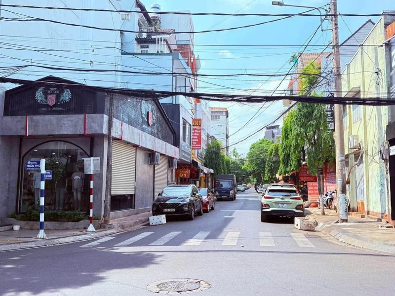 Bán shophouse 277m2 mặt tiền Lê Đại Hành 15 tỷ