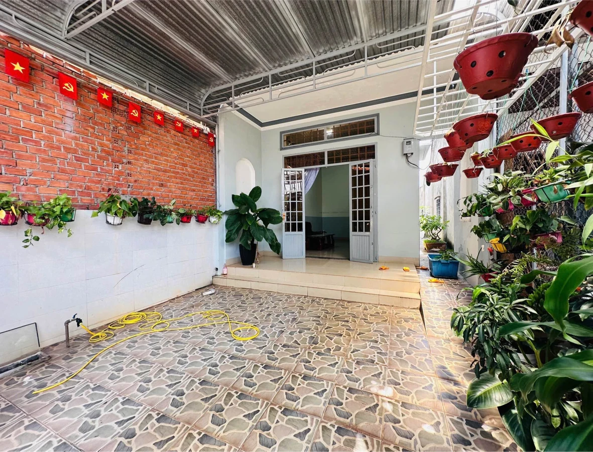 Bán nhà hẻm xe hơi 143 Y Moan, Buôn Ma Thuột, 5x40m, giá 4,6 tỷ - Ảnh thu nhỏ 2